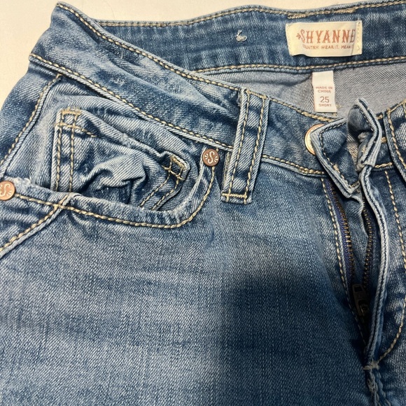 Shyanne Jeans - boot cut - size 25 - Picture 3 of 6